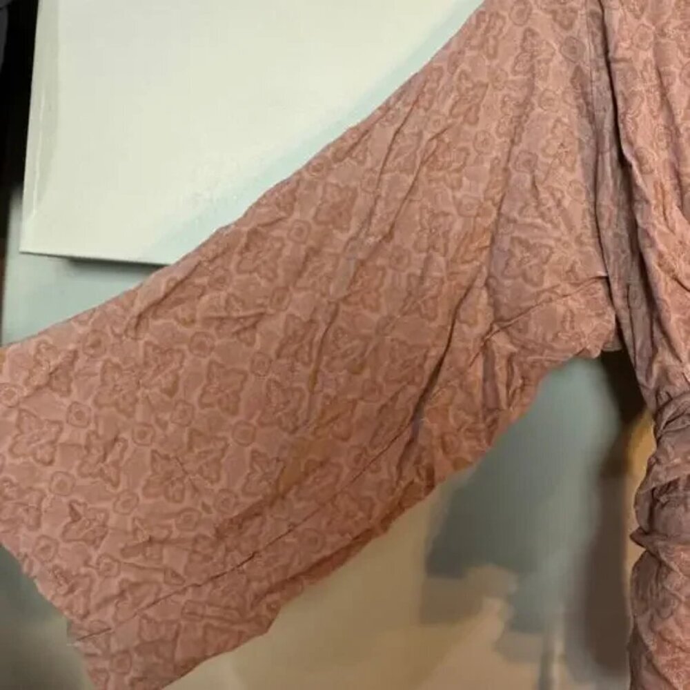Jen's Pirate Booty Bell Sleeve Deep V Wrap Style Patterned Top Pink Size S EUC - Picture 3 of 9
